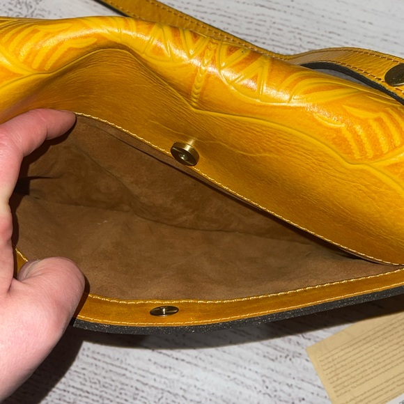 Patricia Nash Leather Crossbody bag Burnished Santillana Sunflower yellow - Picture 8 of 14